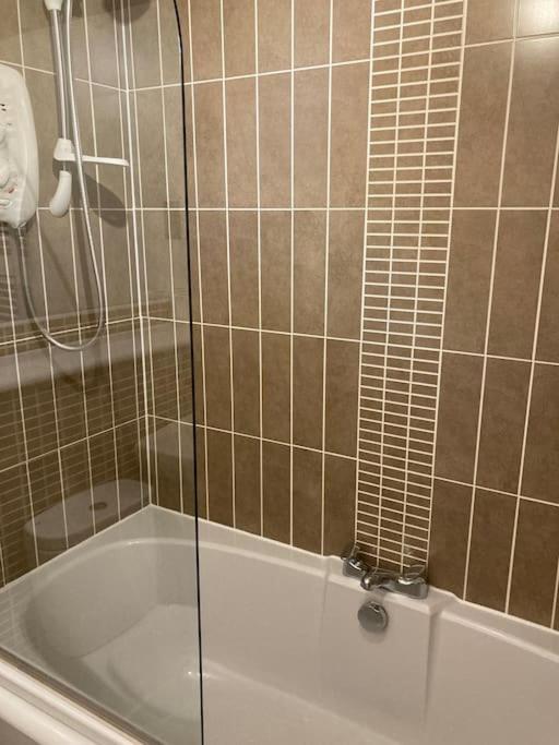 Beautiful 2 Bedroom Flat Overlooking Golf Course カーヌスティ エクステリア 写真