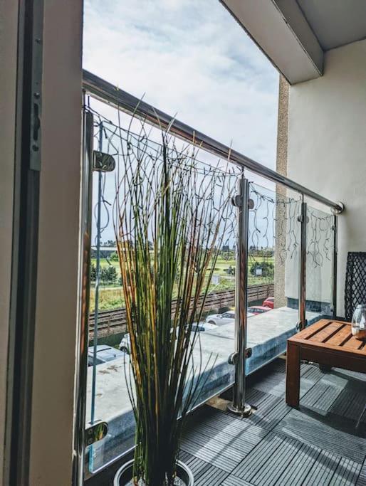 Beautiful 2 Bedroom Flat Overlooking Golf Course カーヌスティ エクステリア 写真