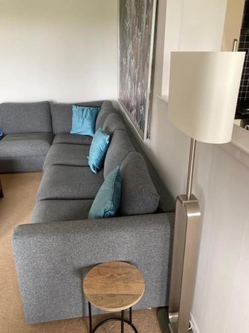 Beautiful 2 Bedroom Flat Overlooking Golf Course カーヌスティ エクステリア 写真
