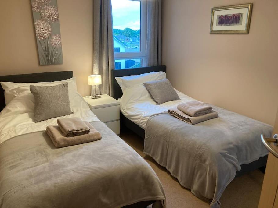 Beautiful 2 Bedroom Flat Overlooking Golf Course カーヌスティ エクステリア 写真