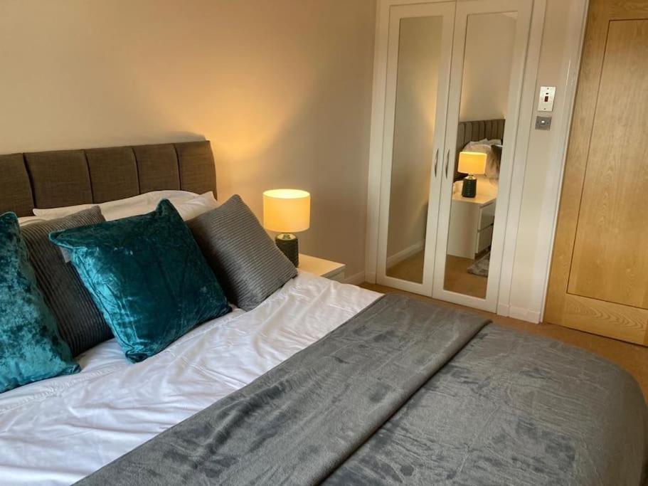 Beautiful 2 Bedroom Flat Overlooking Golf Course カーヌスティ エクステリア 写真