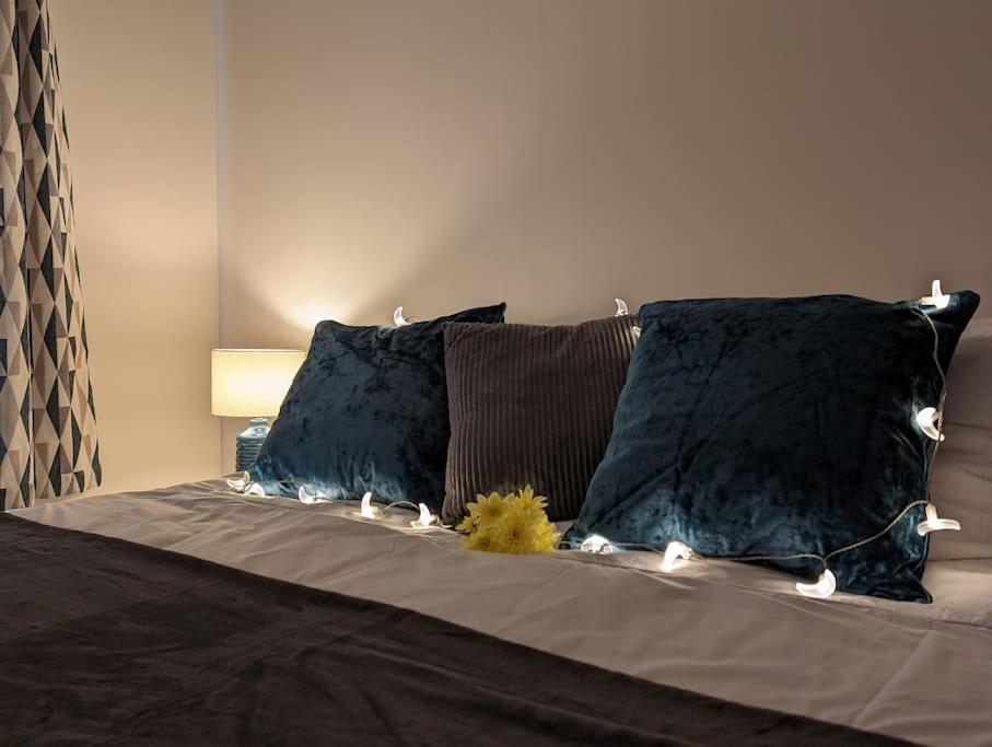 Beautiful 2 Bedroom Flat Overlooking Golf Course カーヌスティ エクステリア 写真